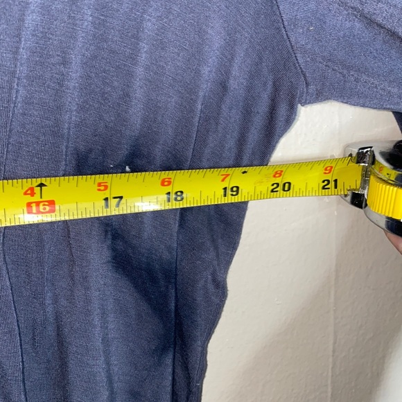 🎱American Eagle long sleeved flowy top! - Picture 6 of 7